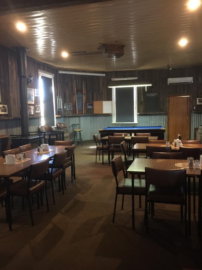 Royal Hotel Snake Valley Bagian luar foto