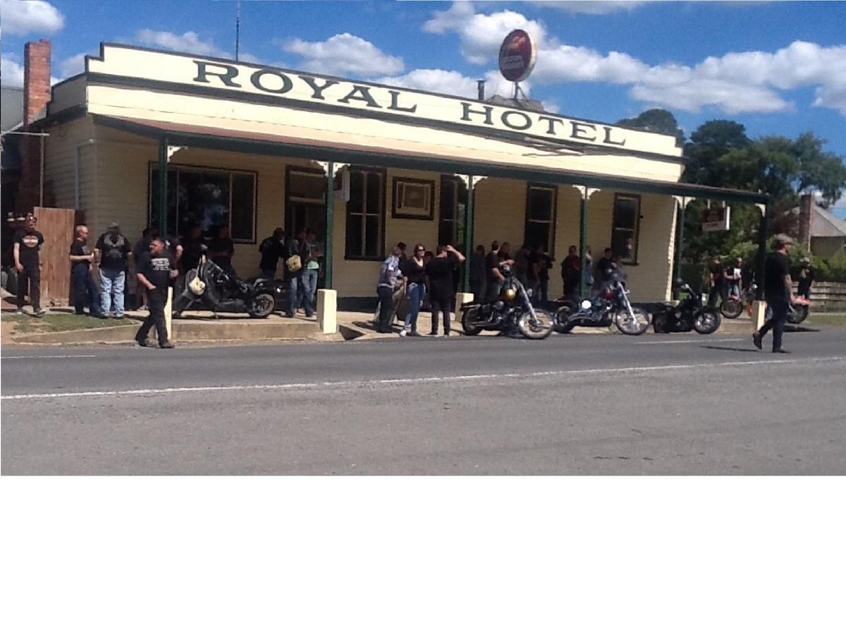 Royal Hotel Snake Valley Bagian luar foto